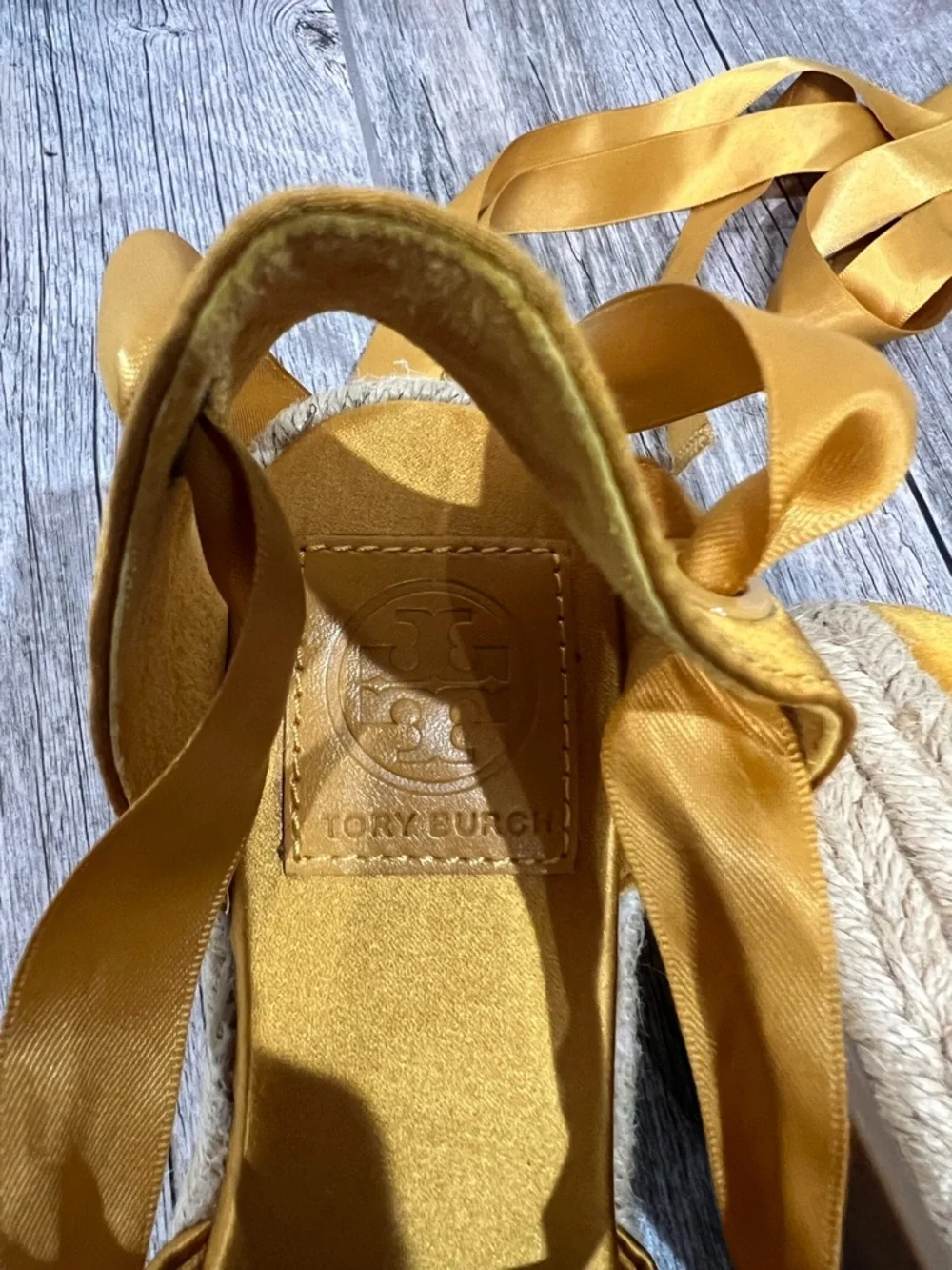 New Tory Burch Elisa Wedge Satin Espadrille Size 5 Golden Fry - Never Worn